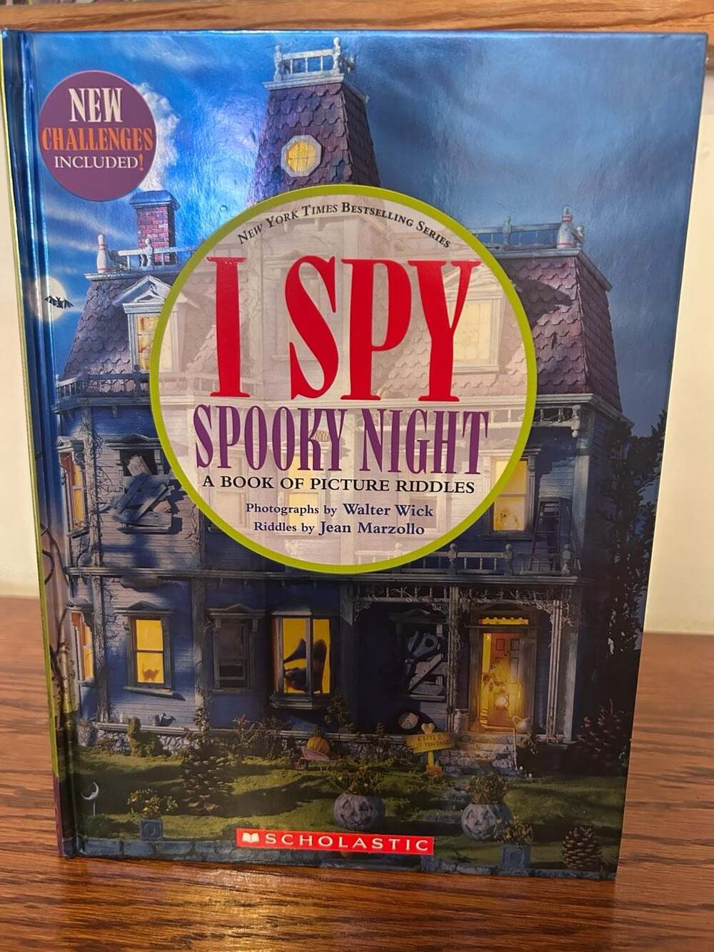 I Spy Spooky Night: A Book of Picture Riddles